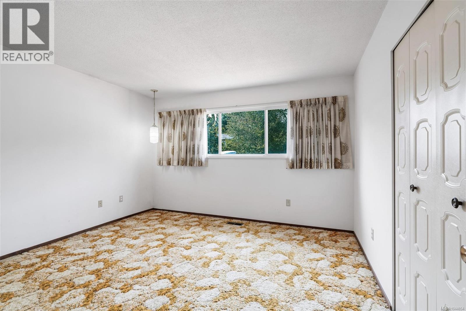  4333 Ramsay Place, Saanich
