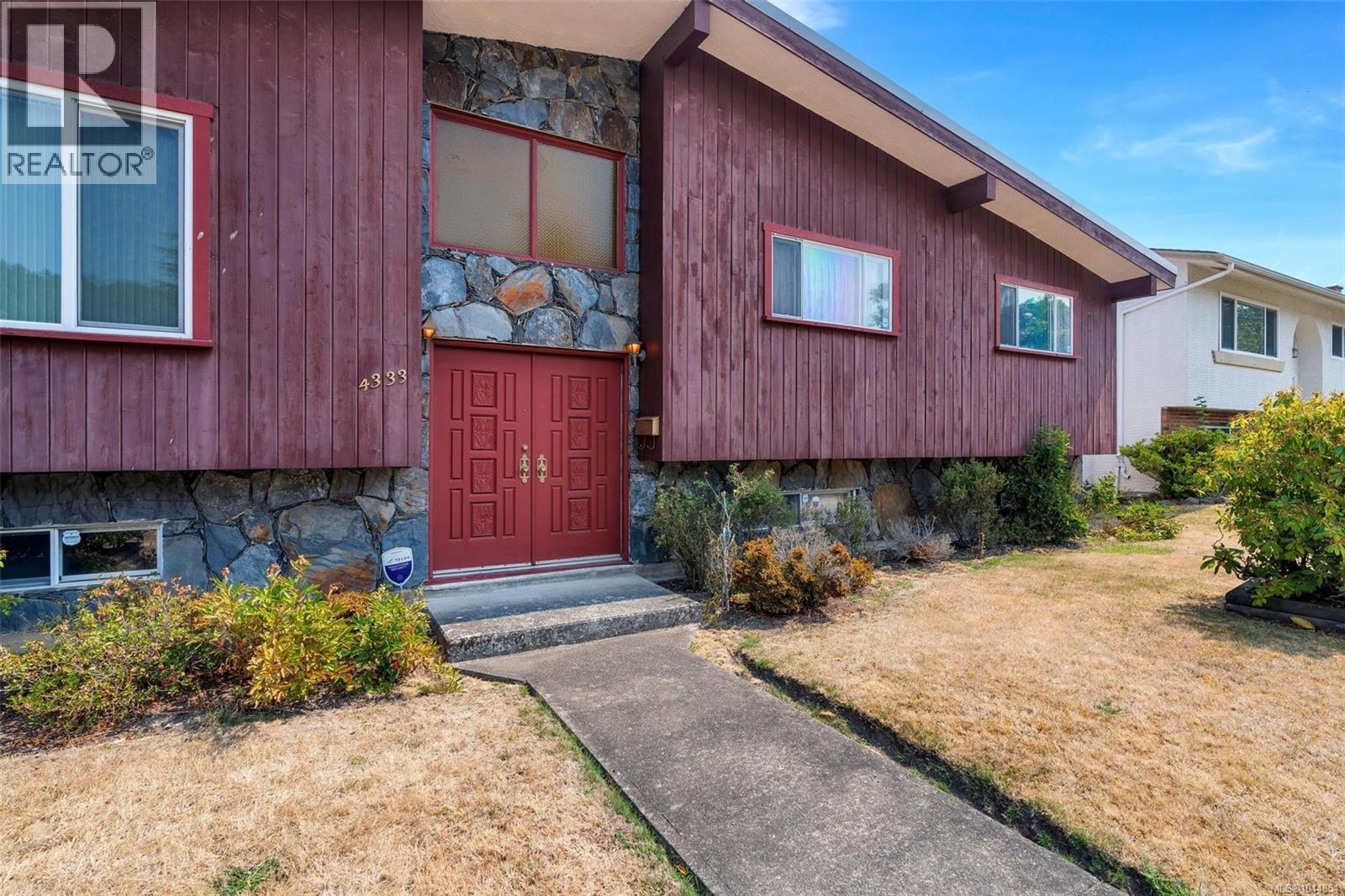  4333 Ramsay Place, Saanich