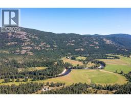 Great room - 6055 Kettle River Forestry Service Road, Westbridge, BC V0H1Y0 Photo 18