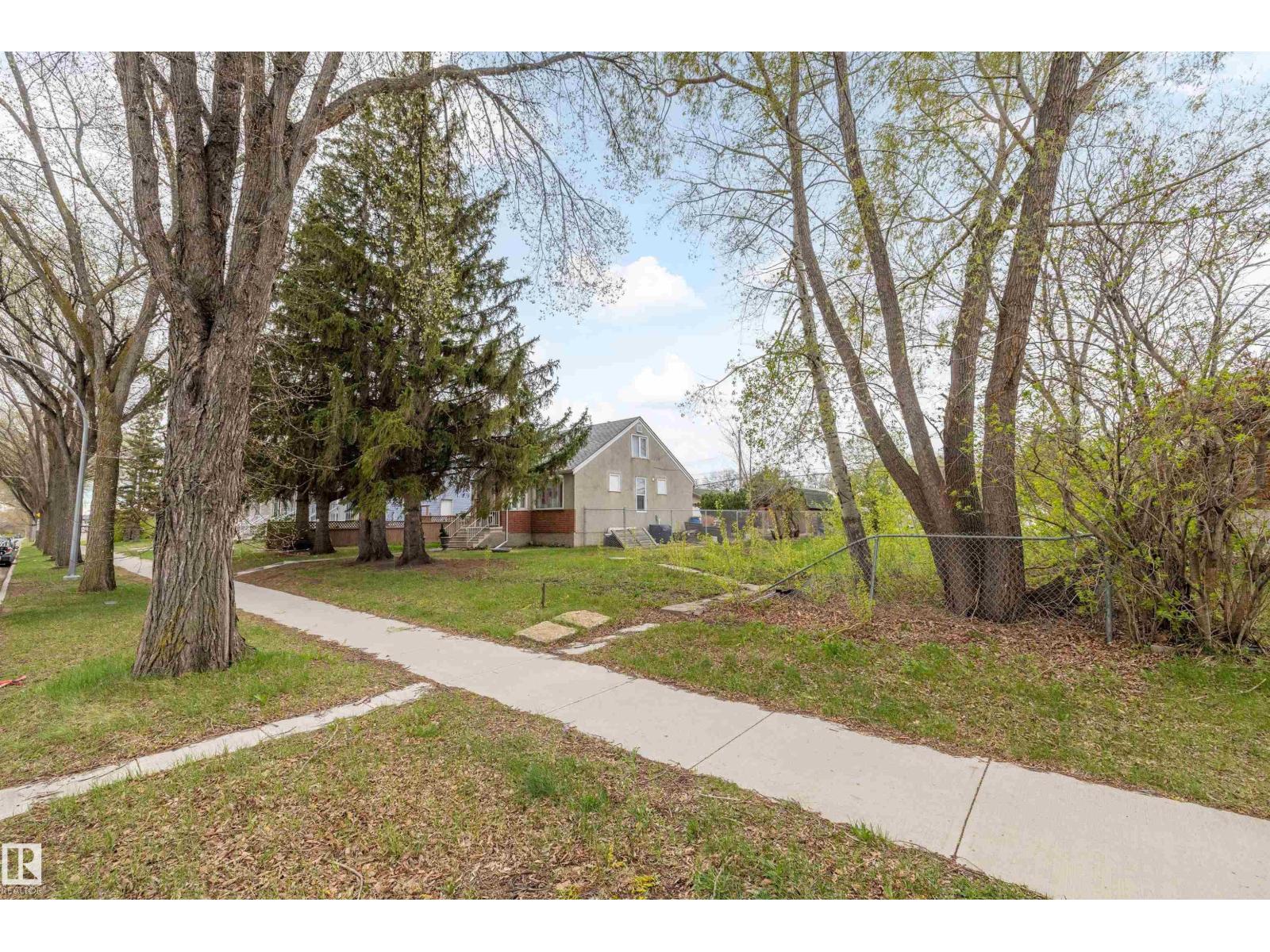 12128 80 Street NW - Photo 8