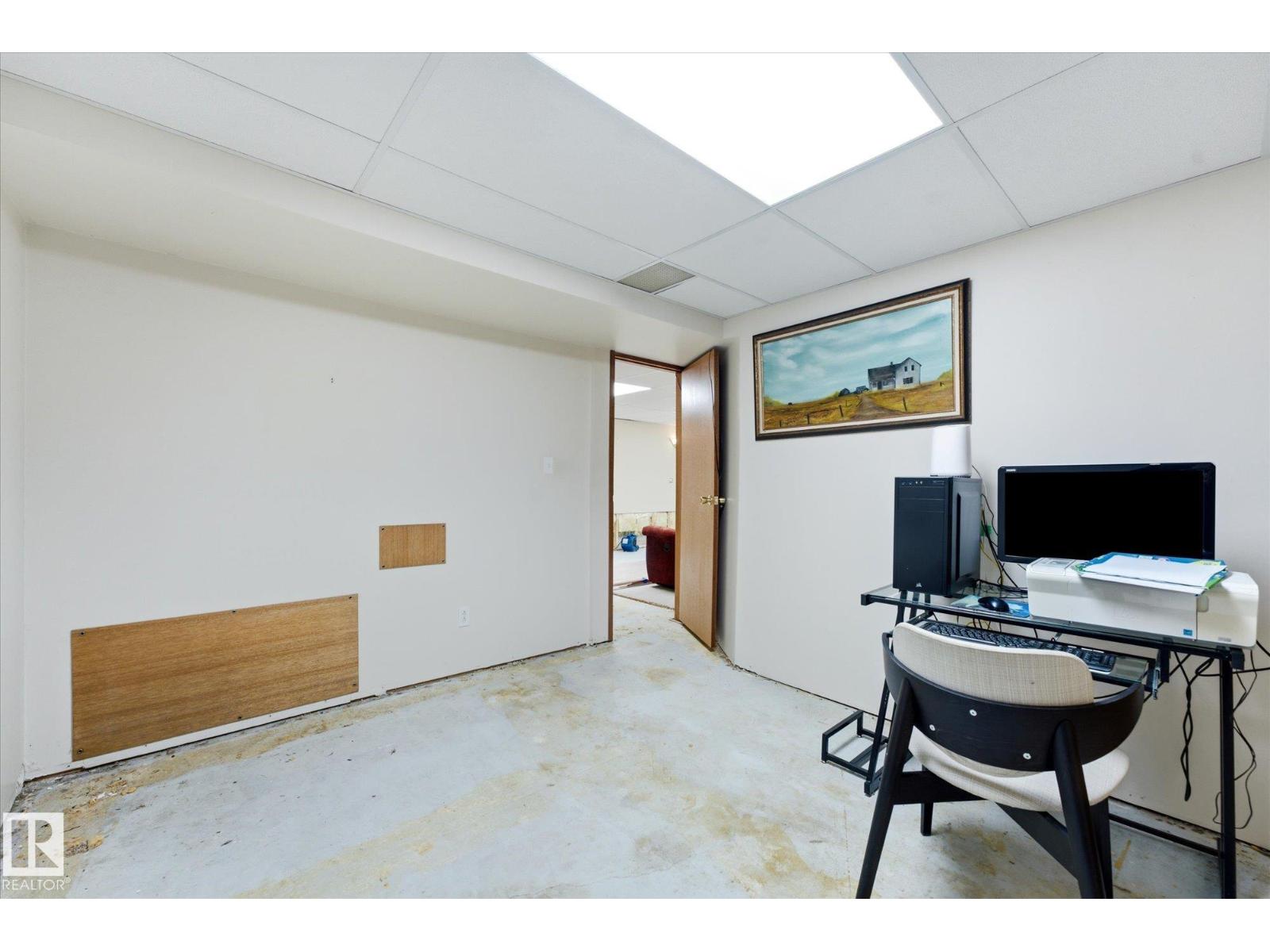 7 FALSTAFF AV - Image 29
