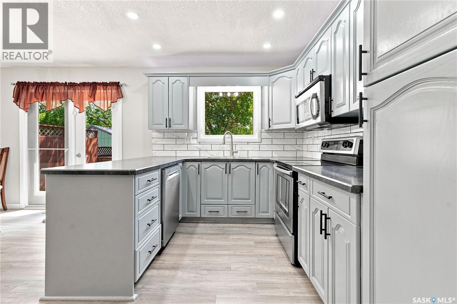 1227 Pascoe DRIVE E - 11