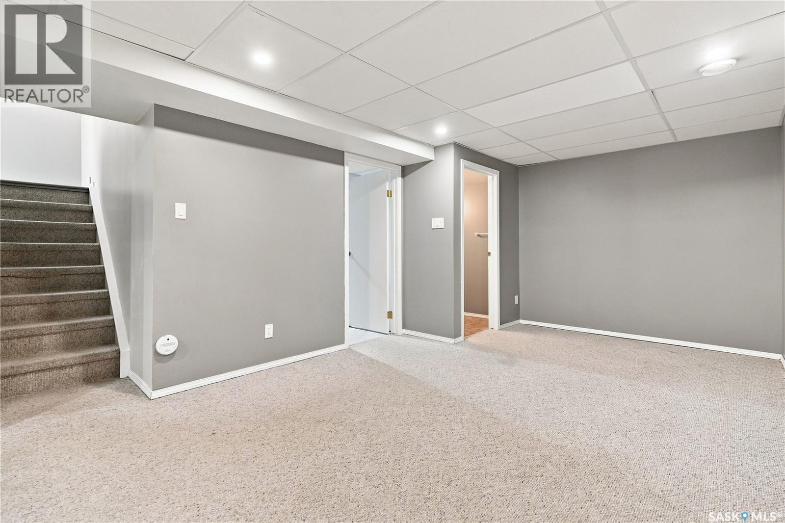 1227 Pascoe DRIVE E - Image 31