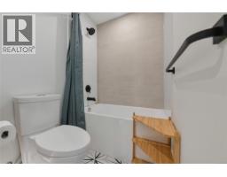 201 1301 Hillside Ave, Victoria, BC V8T2B3 Photo 10