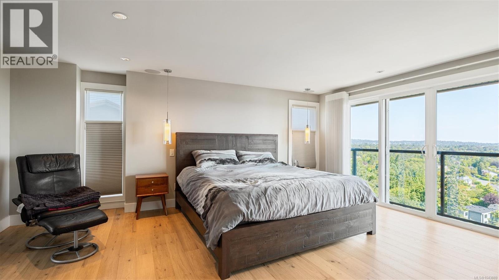 141 Denison Rd - 24