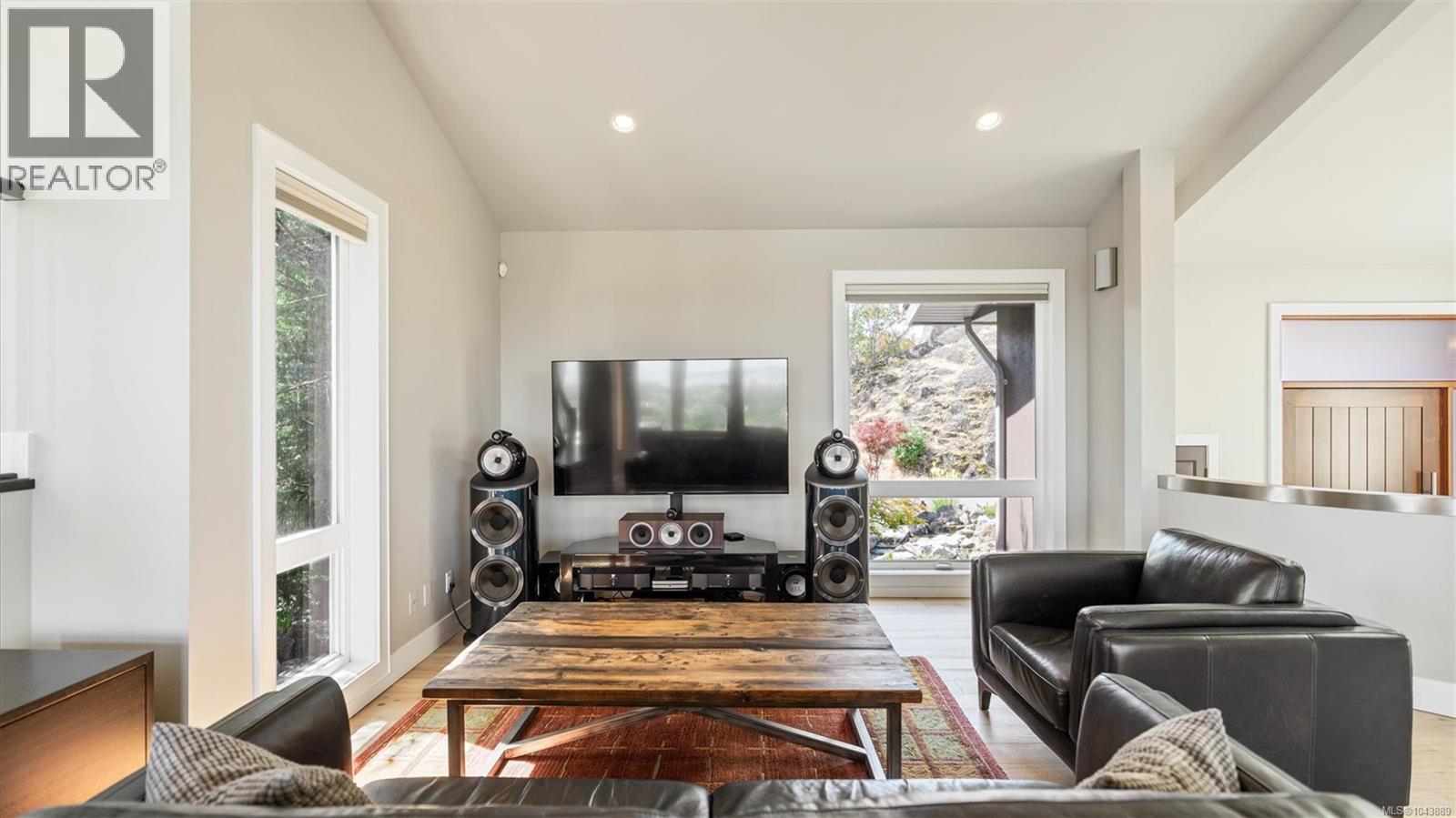  141 Denison Road, Oak Bay