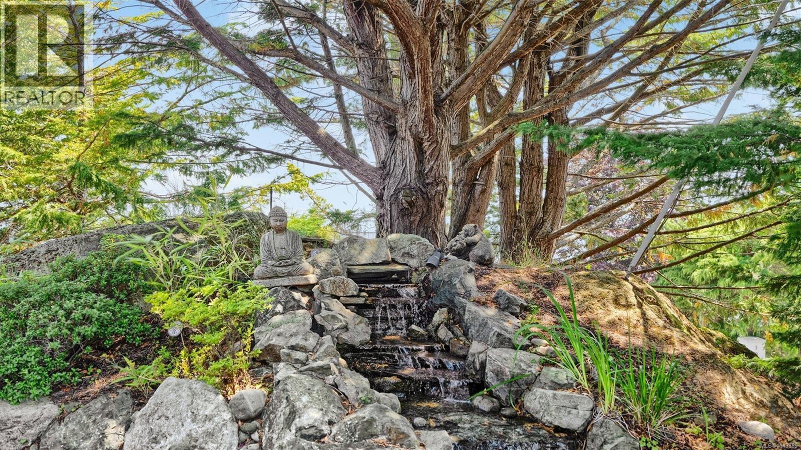  141 Denison Road, Oak Bay