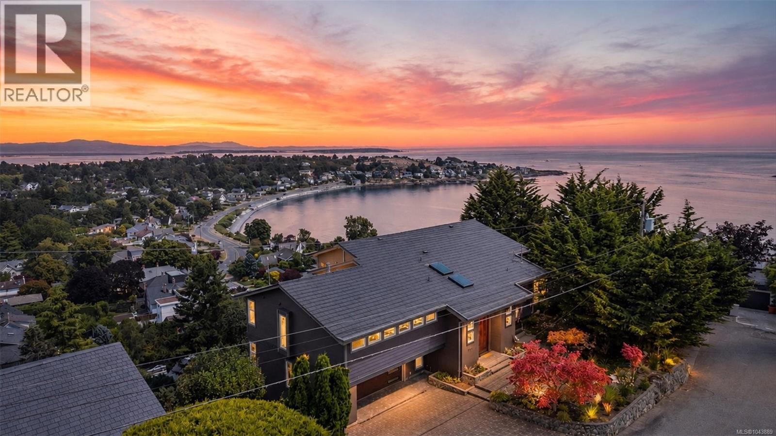  141 Denison Road, Oak Bay