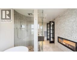 141 Denison Rd, Oak Bay, BC V8S4K2 Photo 32