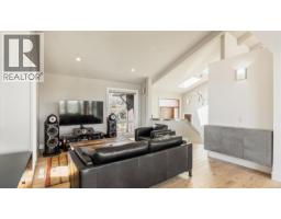 141 Denison Rd, Oak Bay, BC V8S4K2 Photo 36