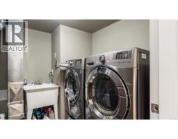 141 Denison Rd, Oak Bay, BC V8S4K2 Photo 59