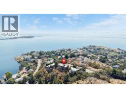 141 Denison Rd, Oak Bay, BC V8S4K2 Photo 67