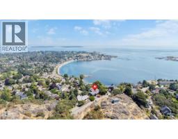 141 Denison Rd, Oak Bay, BC V8S4K2 Photo 68