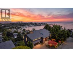141 Denison Rd, Oak Bay, BC V8S4K2 Photo 70