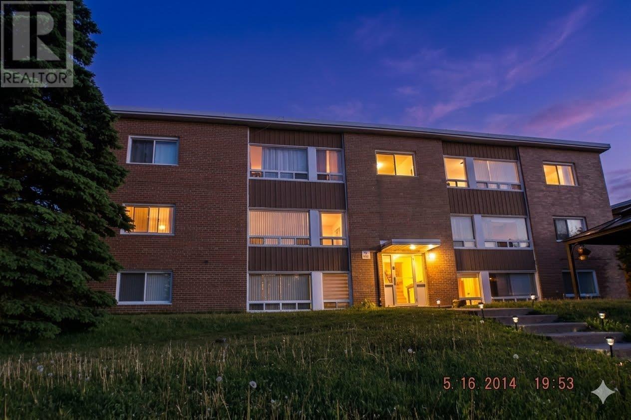 113 Hillside DR N # 4, Elliot Lake — photo 2