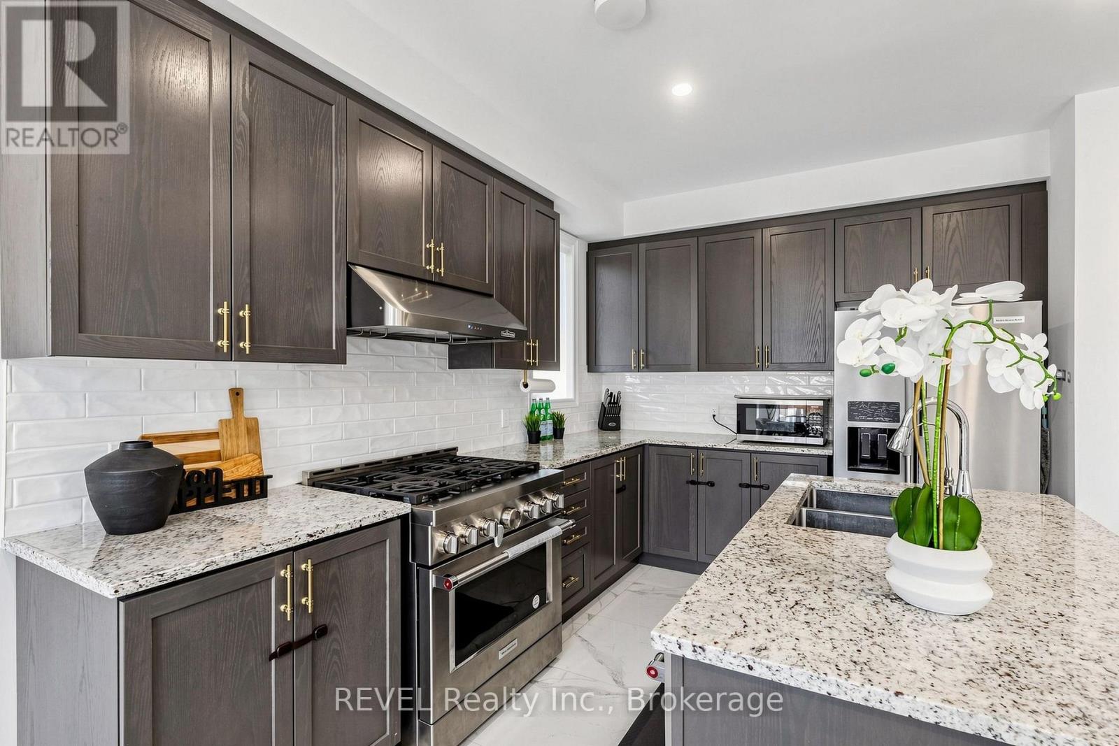 993 LOCKIE DRIVE - 13