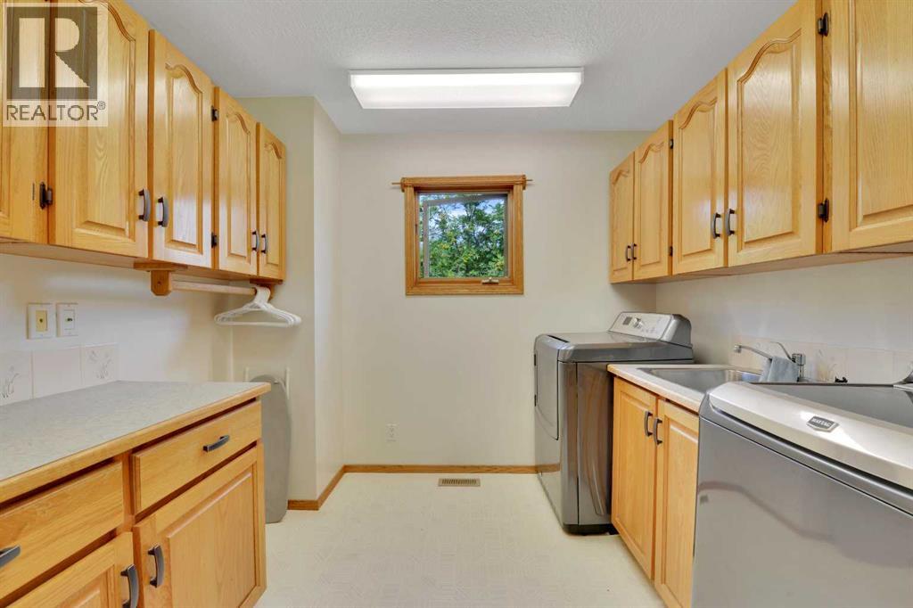 9 Rustic Road - 31