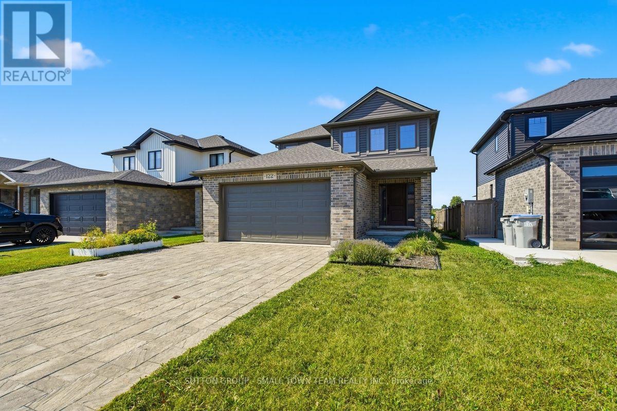 122 GILMOUR DRIVE - 3