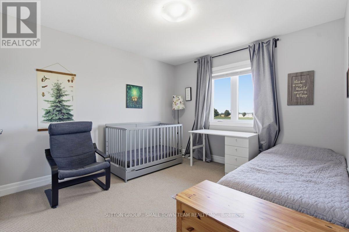 122 GILMOUR DRIVE - Image 32