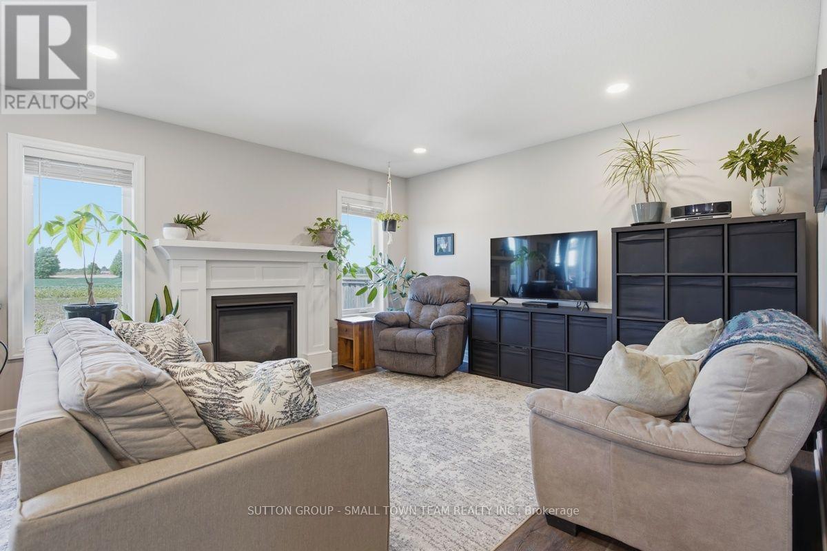 122 GILMOUR DRIVE - Image 9