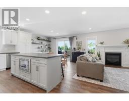 Foyer - 122 Gilmour Drive, Lucan Biddulph, ON N0M2J0 Photo 8