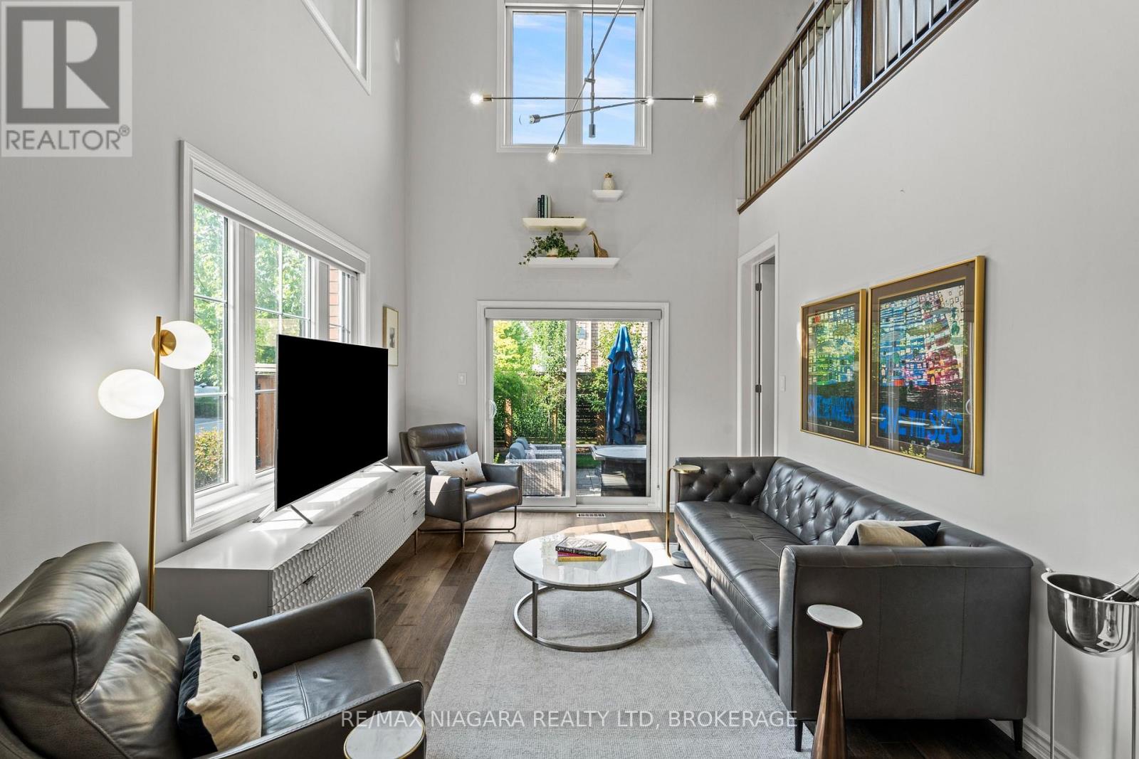 130 JOHN STREET W - 11