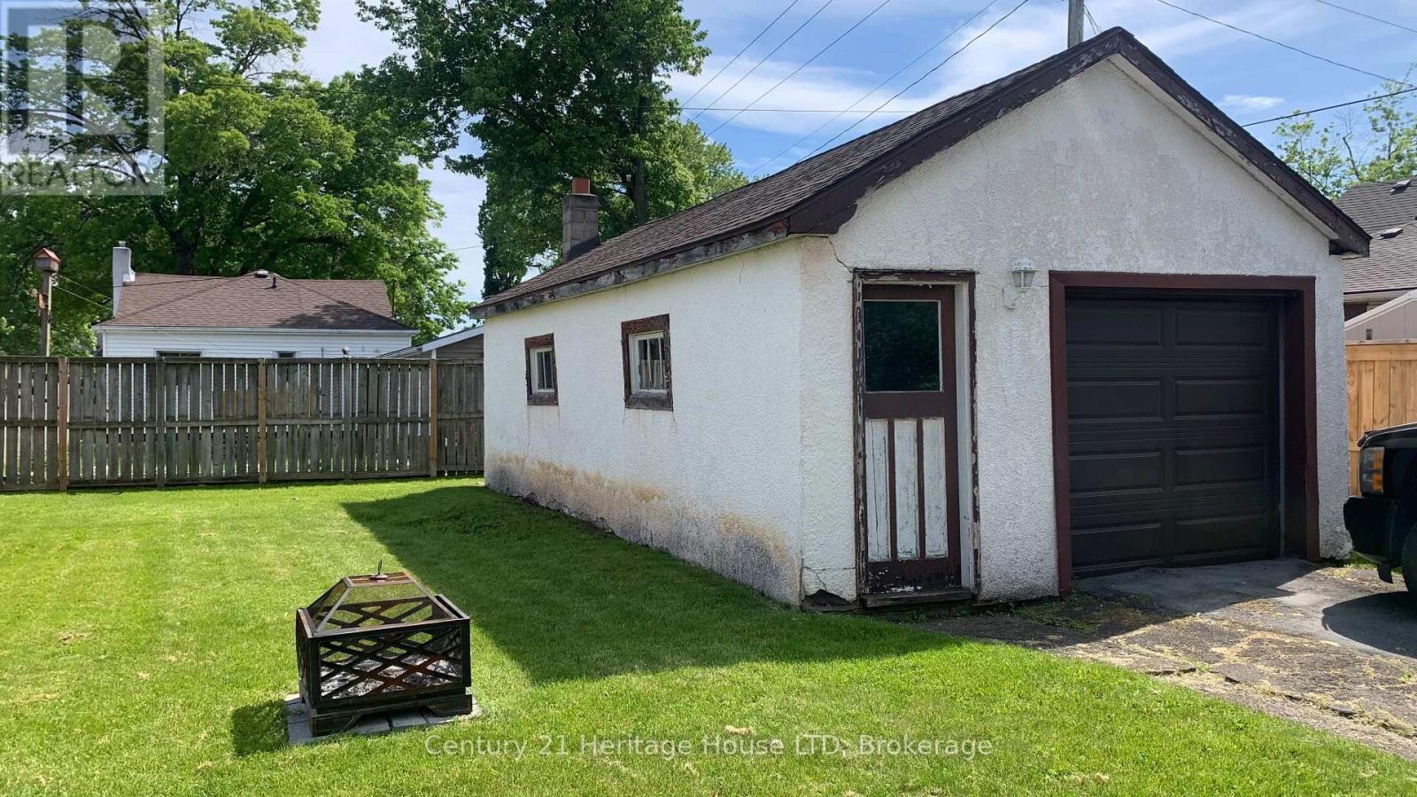 11 ACHILLES AVENUE - 4