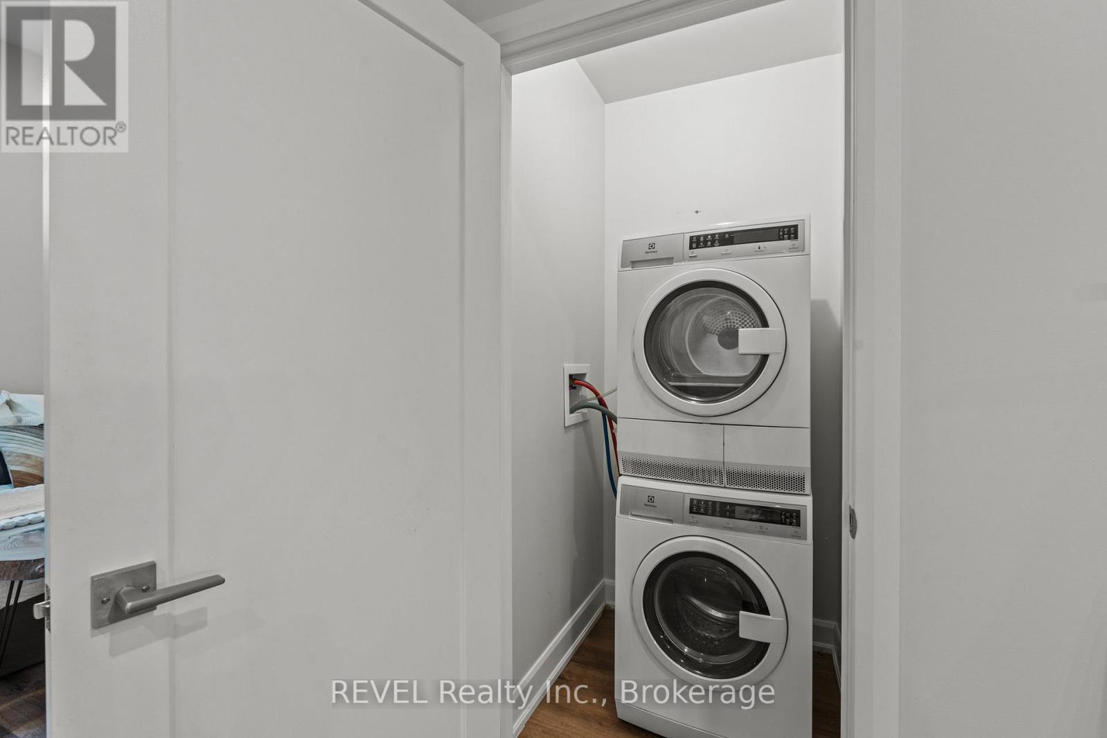 #3 405 MERRITT STREET - Image 31