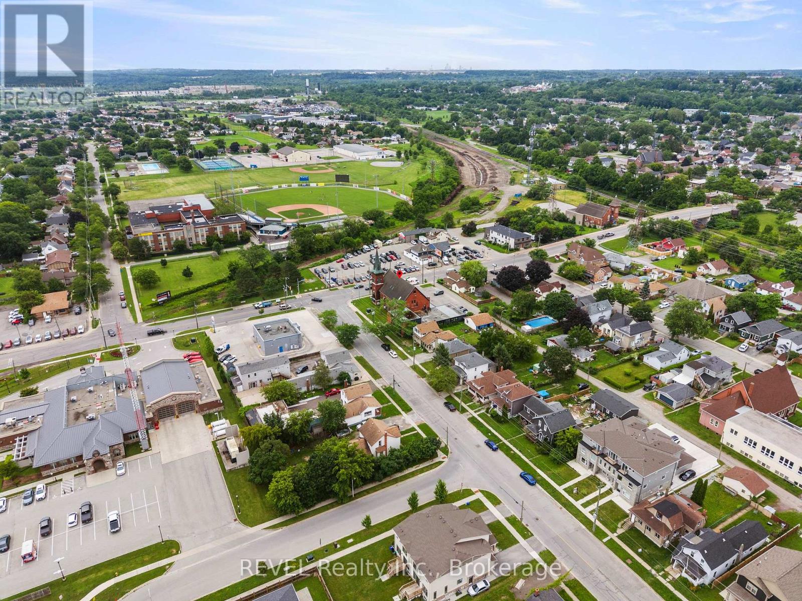 #3 405 MERRITT STREET - 39