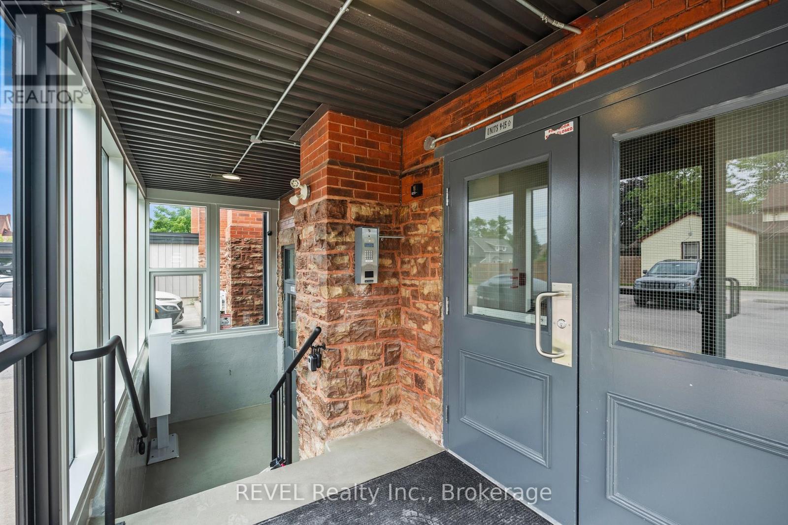 #3 405 MERRITT STREET - Image 6