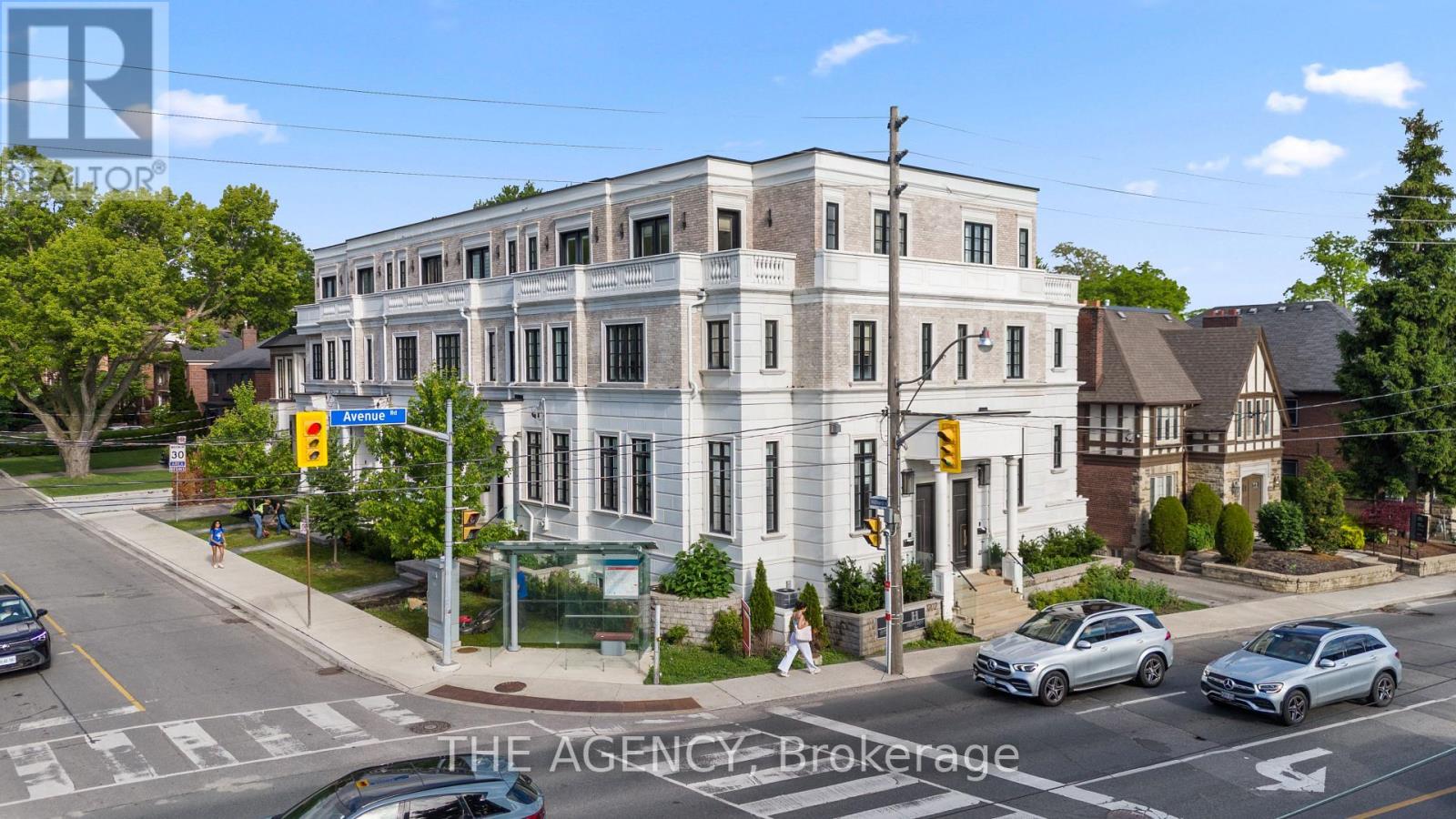 Photo of 30 Hillhurst Boulevard