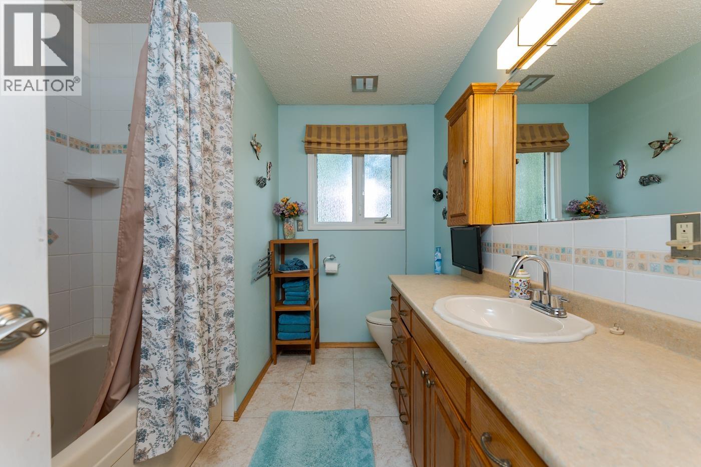 Photo 27 of 41 — 2314 GLENNGARRY ROAD · Prince George, BC