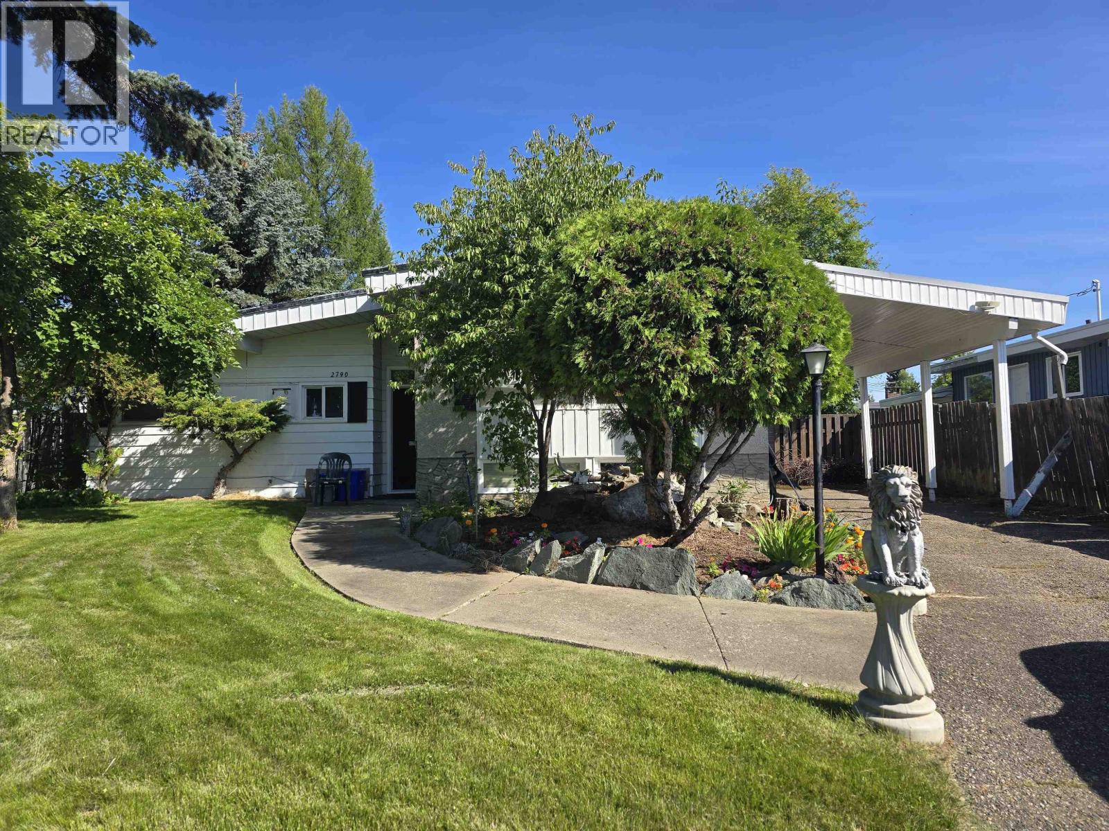 2790 FAIRVIEW CRESCENT - 1