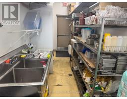D111 - 15480 Bayview Avenue, Aurora, ON L4G7J1 Photo 10