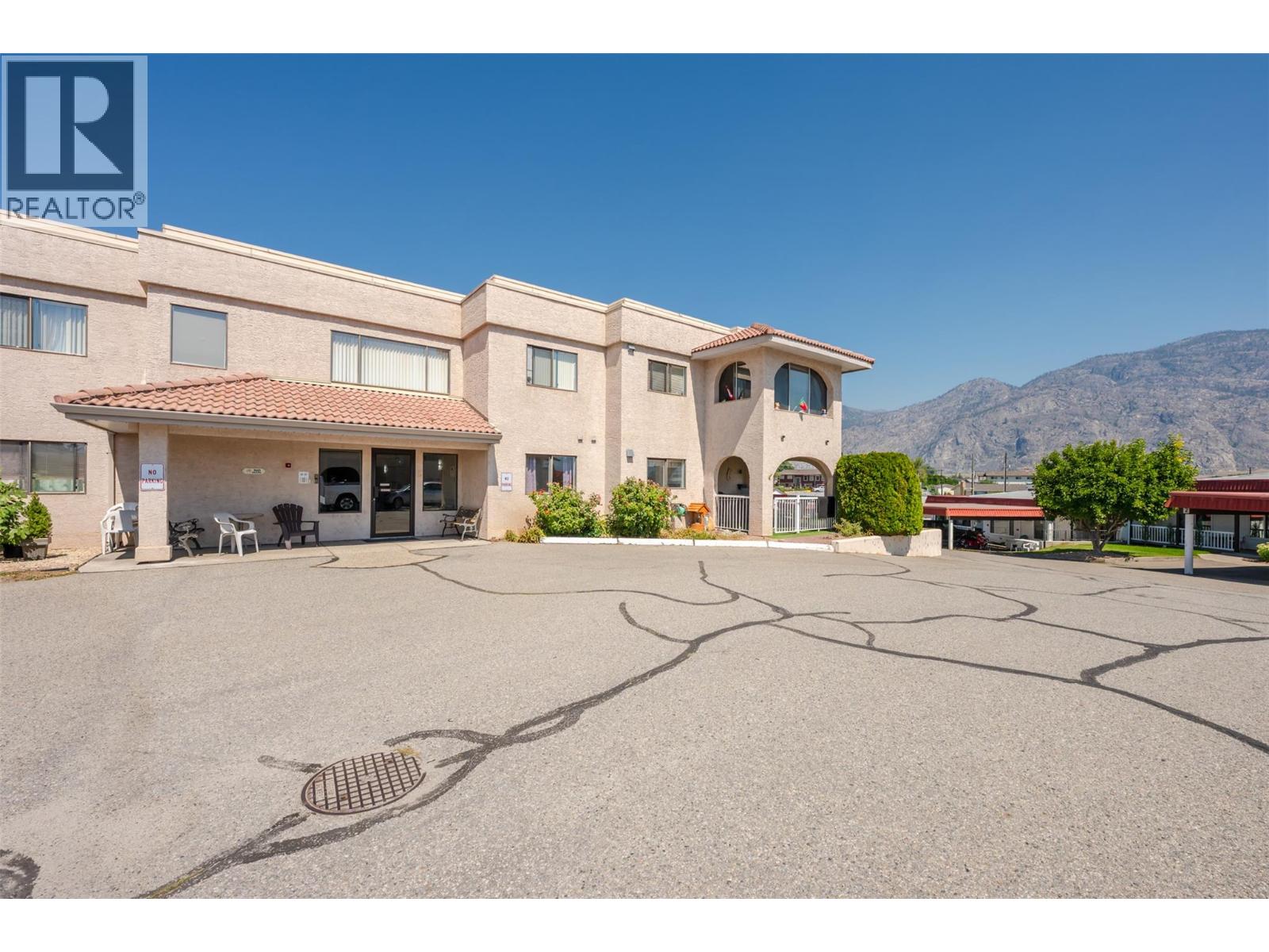 #104B 8006 VEDETTE Drive - 33
