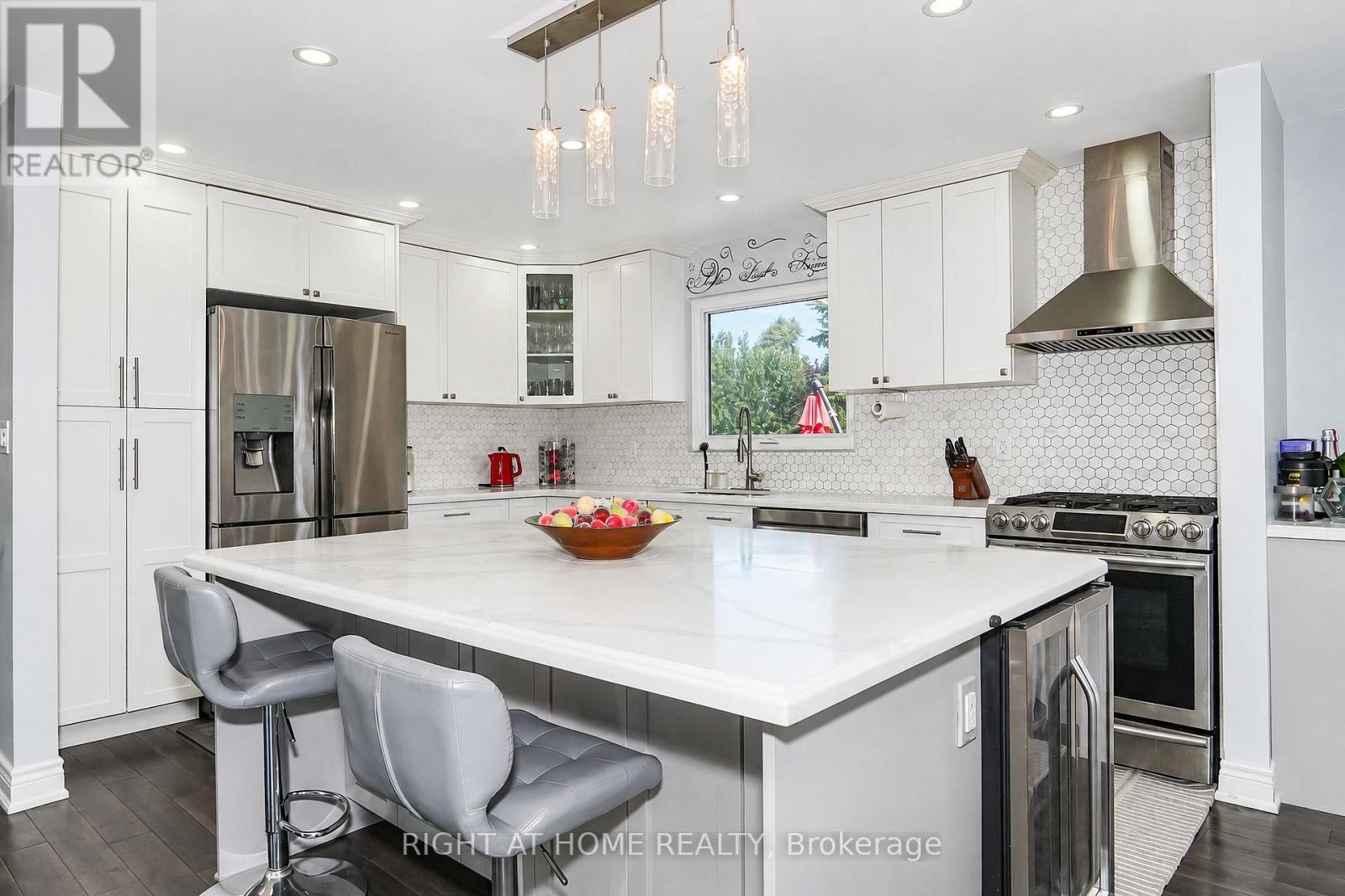17 CLOVER AVENUE - 23