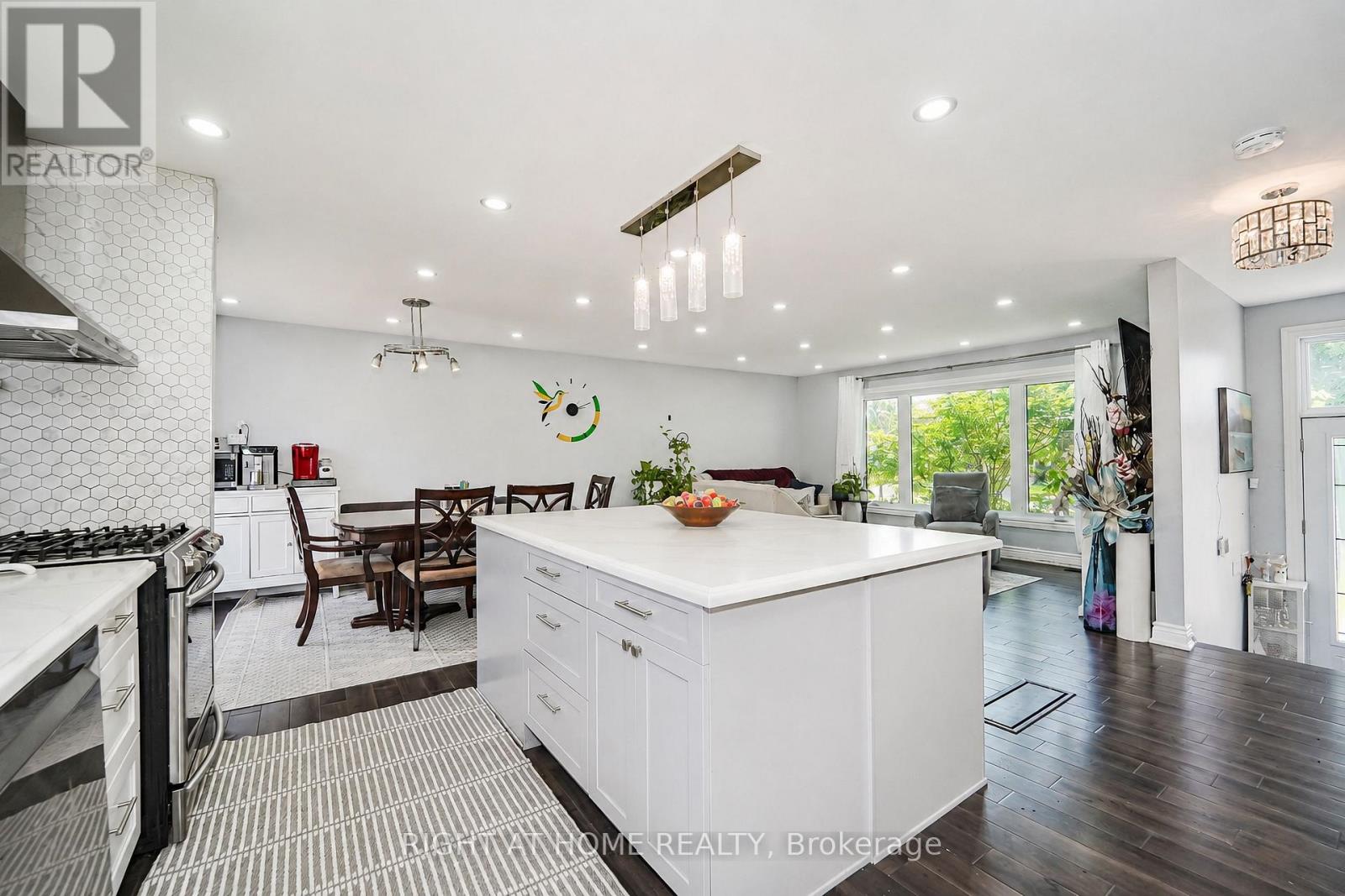 17 CLOVER AVENUE - 26