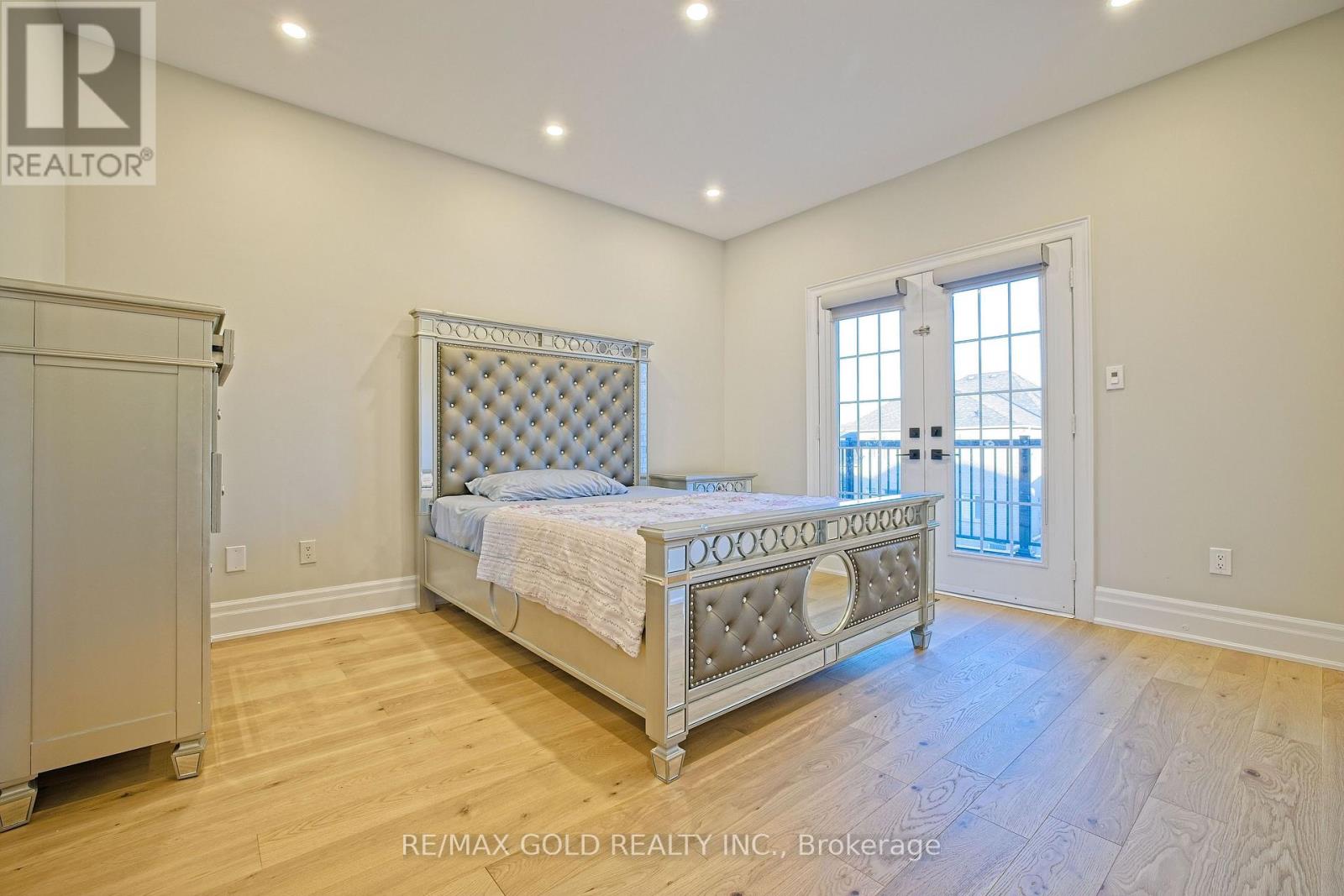 9 LAUDERHILL ROAD - 34