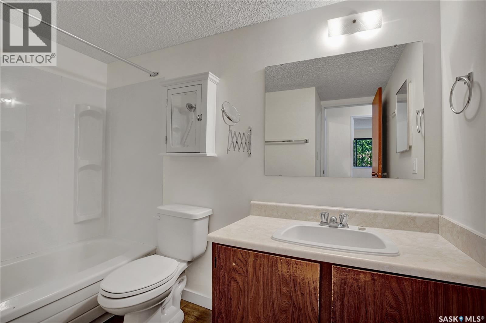 #202 403 Tait COURT - 12