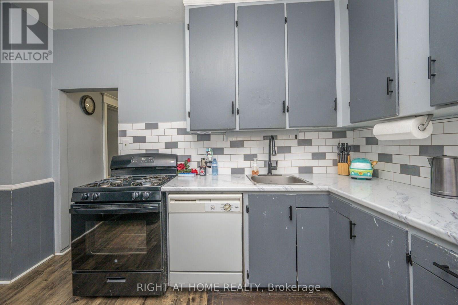 372 BEACH ROAD - 14