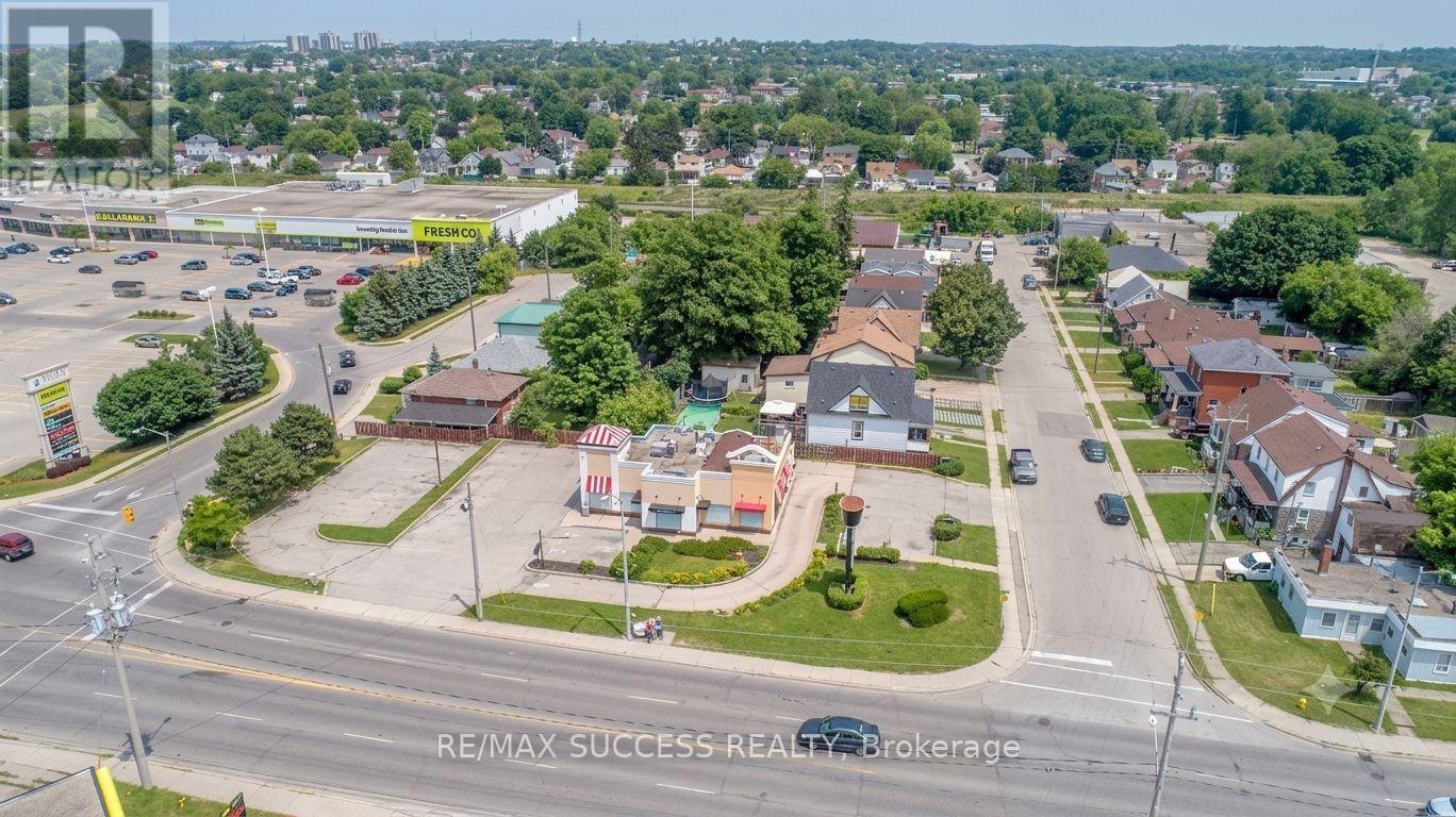 499 DUNDAS STREET — photo 2