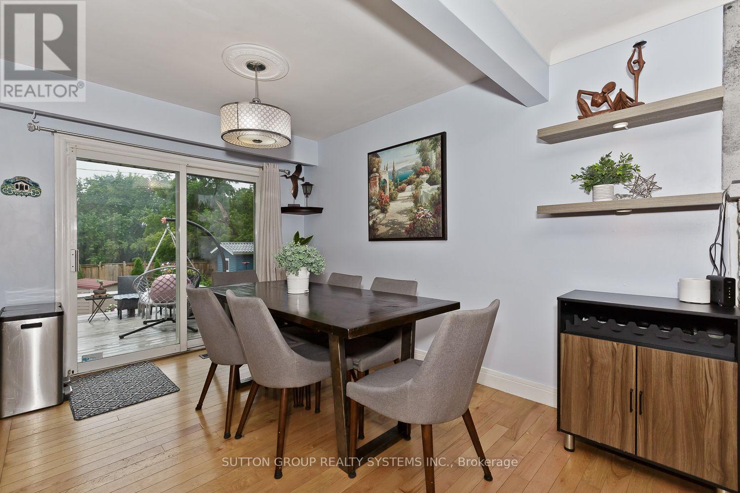 55 RICHELIEU DRIVE - 11