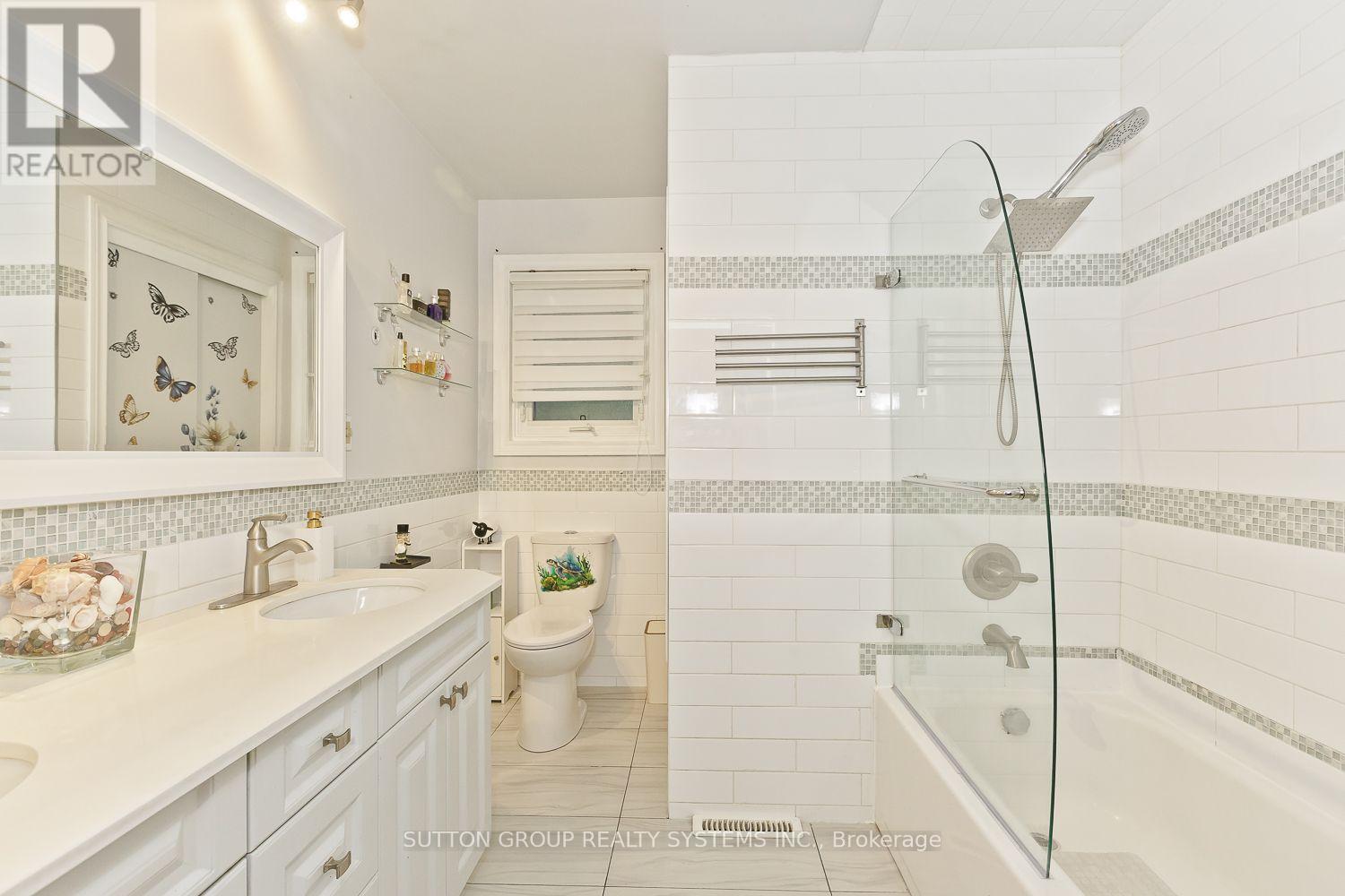 55 RICHELIEU DRIVE - 23