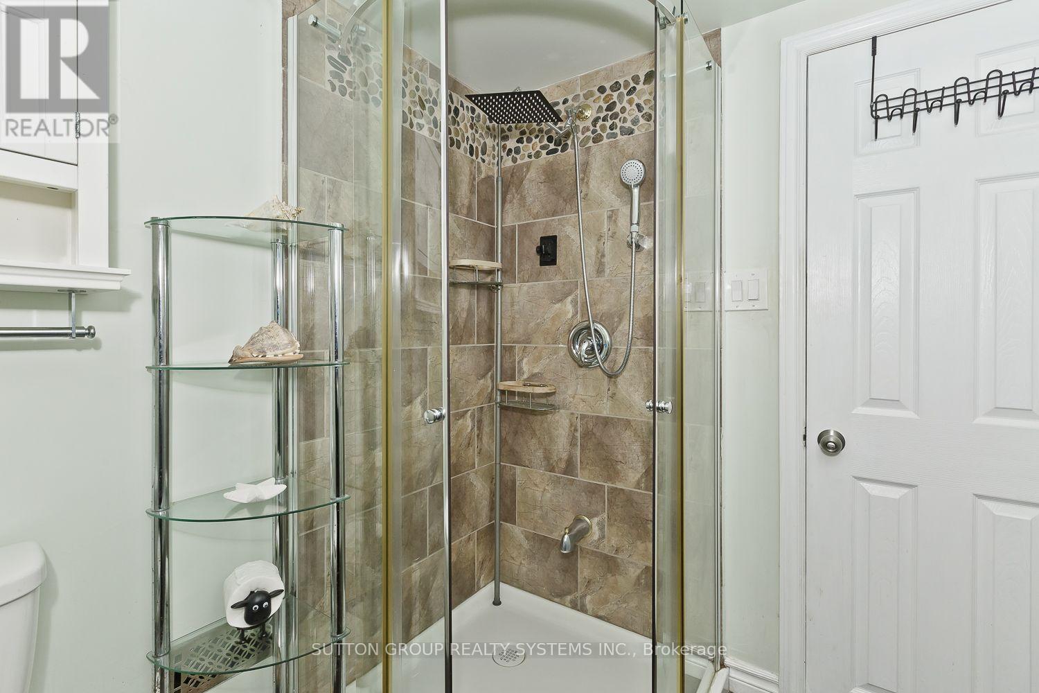 55 RICHELIEU DRIVE - 27