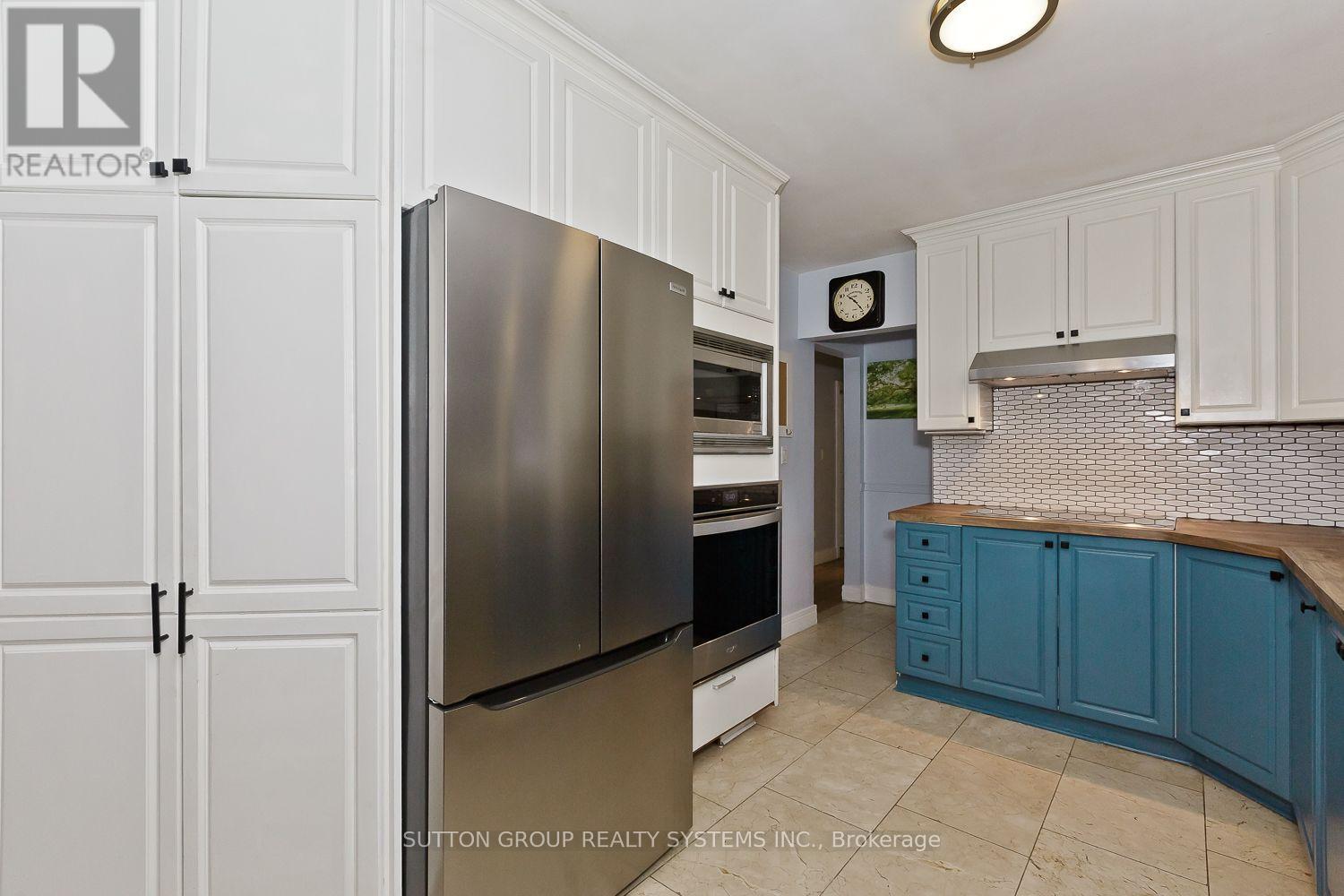 55 RICHELIEU DRIVE - 14