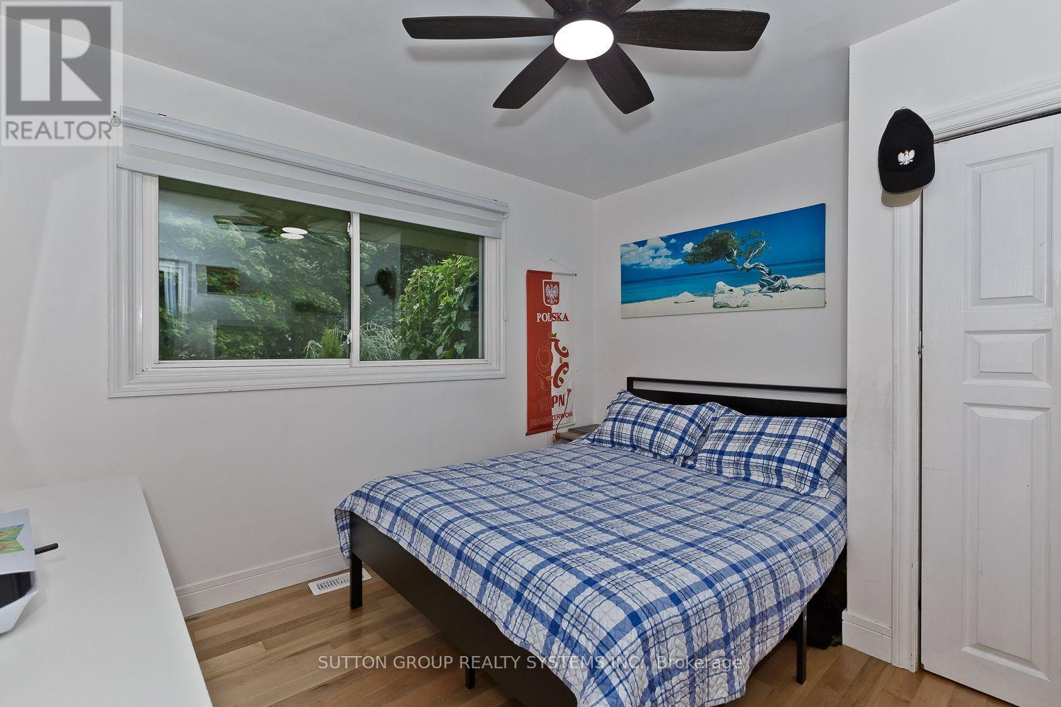 55 RICHELIEU DRIVE - 20