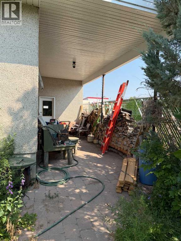 222 6 Street North - Photo 5