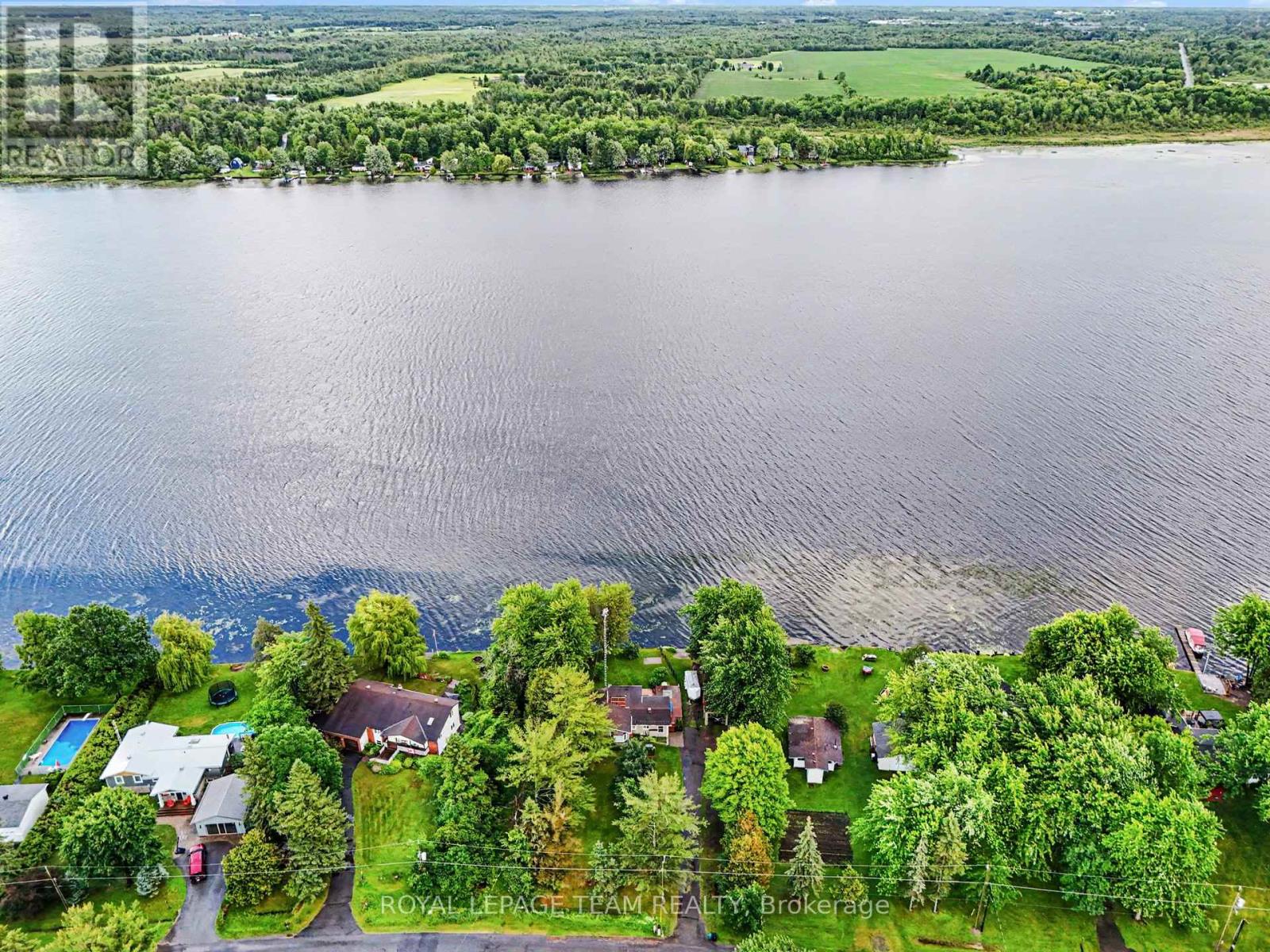 2466 FAIRMILE ROAD N - 2