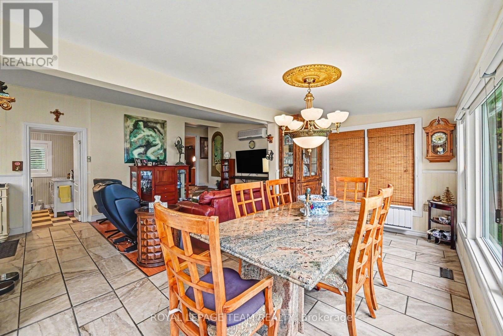 2466 FAIRMILE ROAD N - 19