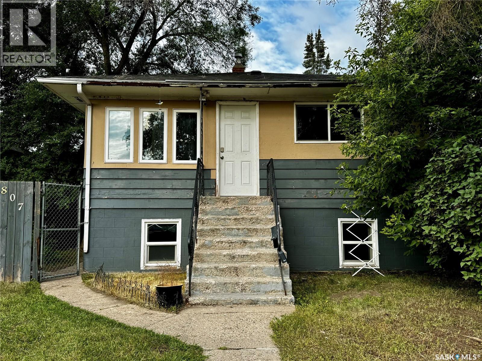 807 Weldon AVENUE - 1